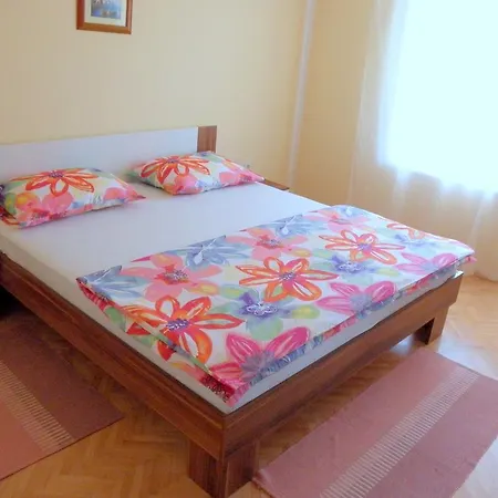 Viola Apartment