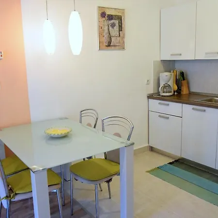 Apartment Viola *