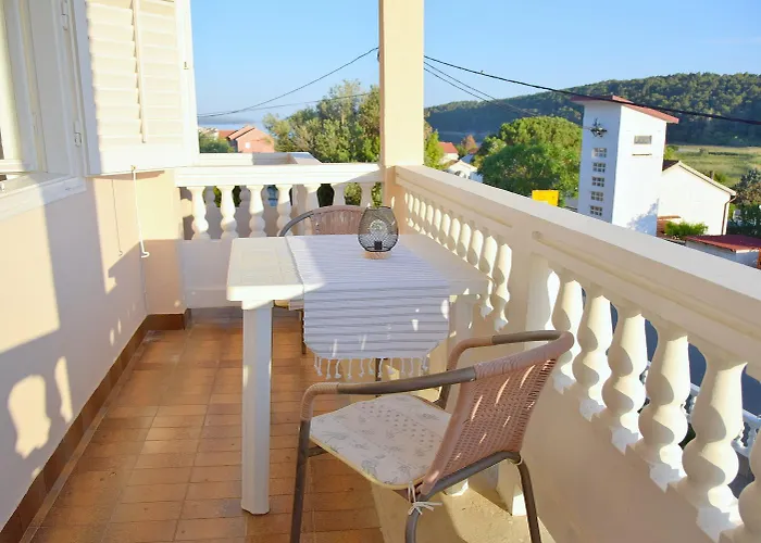 Viola アパート *